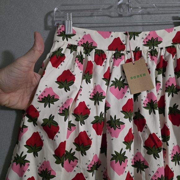 NWT Boden Womens Layla Cotton Sateen Ivory Strawberry Pop Skirt Size 6 - Picture 6 of 10